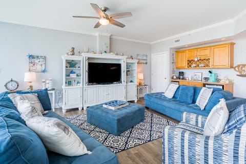 Sanibel 203 by Youngs Suncoast Apartment in West Beach