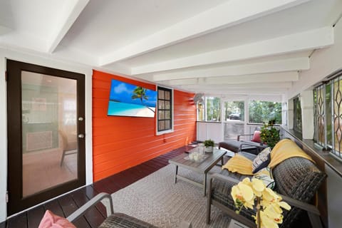 Miami Cottage by PMI House in South Miami