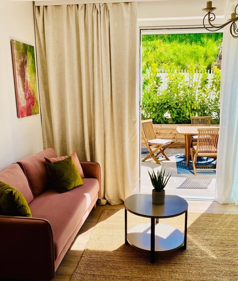Balcony/Terrace, Living room