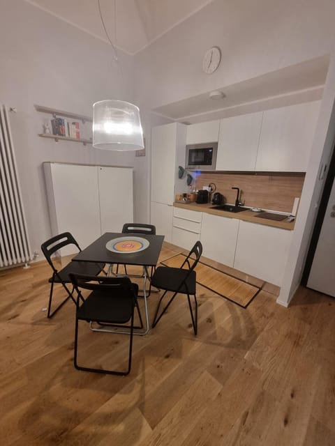 Kitchen or kitchenette, Living room, Seating area, Dining area, oven, stove
