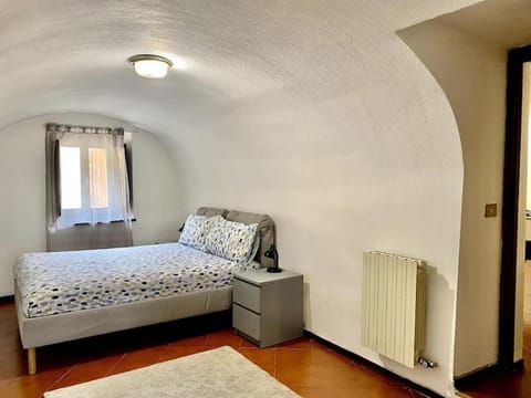 Bed, Photo of the whole room, Bedroom, internet