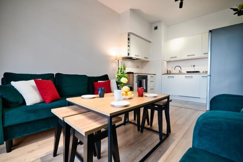 Kitchen or kitchenette, Living room, Seating area, stove