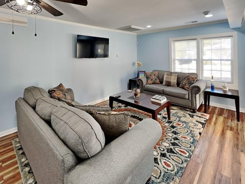 East Coast Kuuipos Cottage House in Carolina Beach