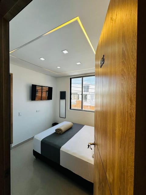 Shower, Restaurant/places to eat, Bedroom, flat iron, microwave, wardrobe