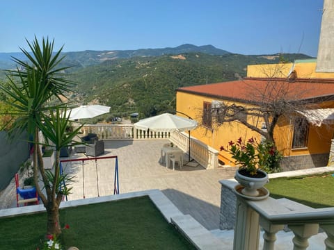 Property building, Natural landscape, Balcony/Terrace, Mountain view