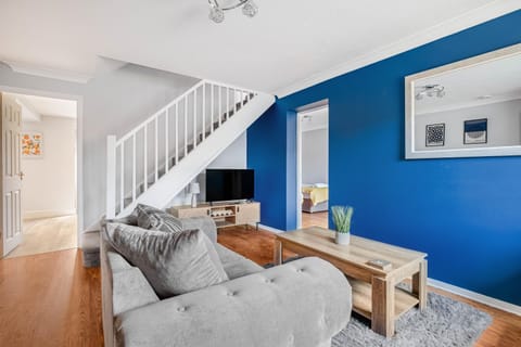 Comfortable Home away from Home with FREE Parking Apartment in Northampton