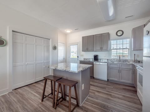 Green Dolphin House in Topsail Beach