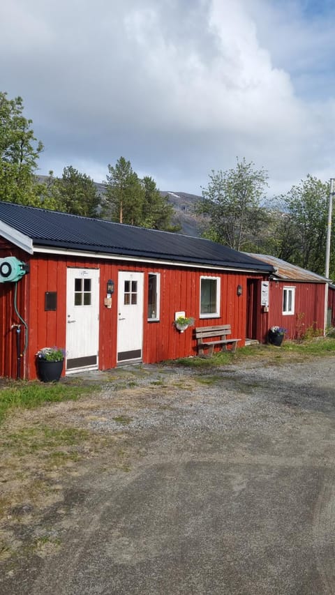 Shower, Toilet, Public Bath, Quiet street view