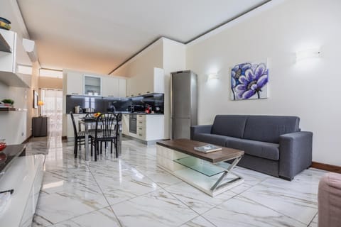 Kitchen or kitchenette, Living room, Seating area, Dining area, oven, stove