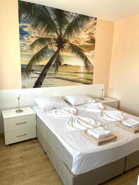 Bed, towels