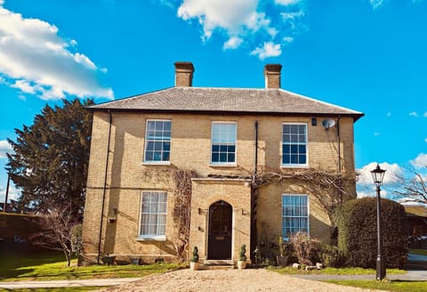 Property building, Spring, Day, Landmark view
