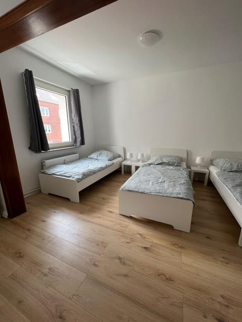 Bed, Photo of the whole room, Bedroom, heating
