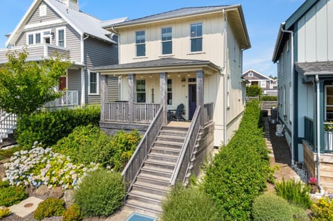 Property building, Neighbourhood