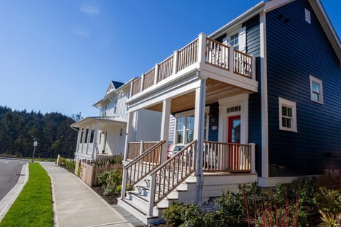 Beach Bum by Seabrook Hospitality House in Seabrook