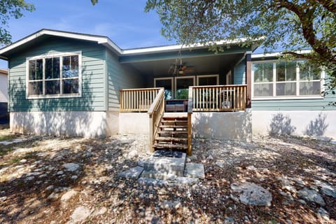 Escape to Tranquility House in Lago Vista