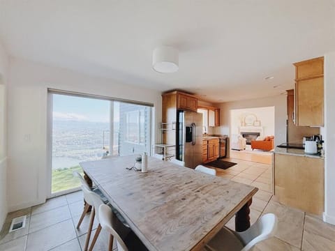 Jaw Drop View! Mt Hood! Fire Pit, Family Friendly House in Underwood