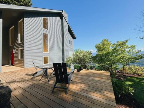 Jaw Drop View! Mt Hood! Fire Pit, Family Friendly House in Underwood