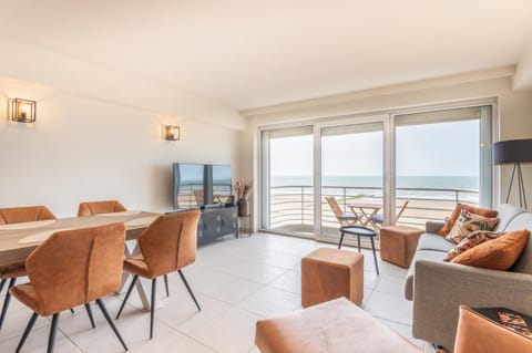 Beautiful apartment with Sea Views and parking Apartment in Ostend