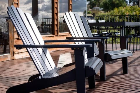 Esk Treehouse Cabin Unique Home with River Views Cabin in Tasmania