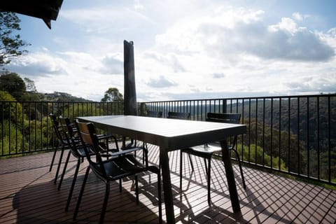 Esk Treehouse Cabin Unique Home with River Views Cabin in Tasmania