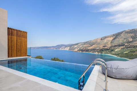 Nearby landmark, Natural landscape, View (from property/room), Pool view, Sea view, Swimming pool