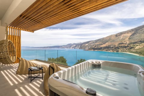 Day, Natural landscape, Hot Tub, Hot Tub, View (from property/room), Balcony/Terrace, Spa and wellness centre/facilities, Mountain view, Sea view, Open Air Bath