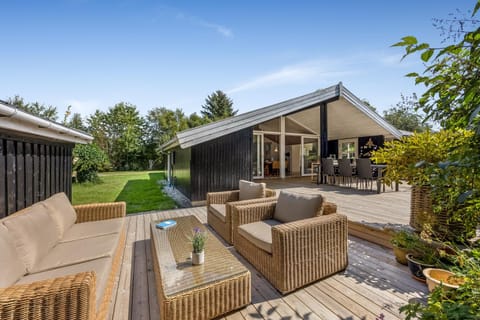 Patio, Garden, Seating area