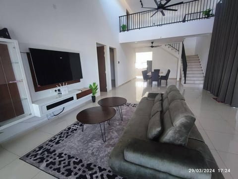 Communal lounge/ TV room, TV and multimedia, Living room, Seating area