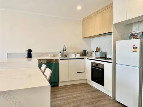 Nice 3 bedrooms Townhouse U5 Apartment in Hamilton