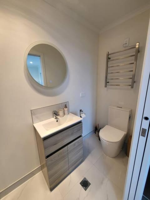 Nice 3 bedrooms Townhouse U5 Apartment in Hamilton