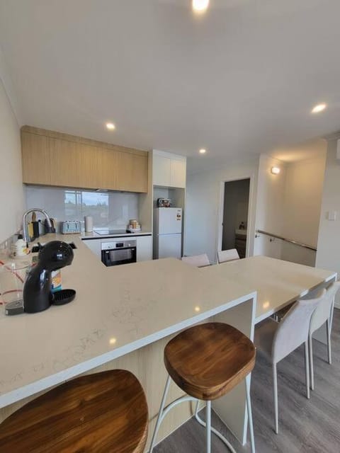 Nice 3 bedrooms Townhouse U5 Apartment in Hamilton