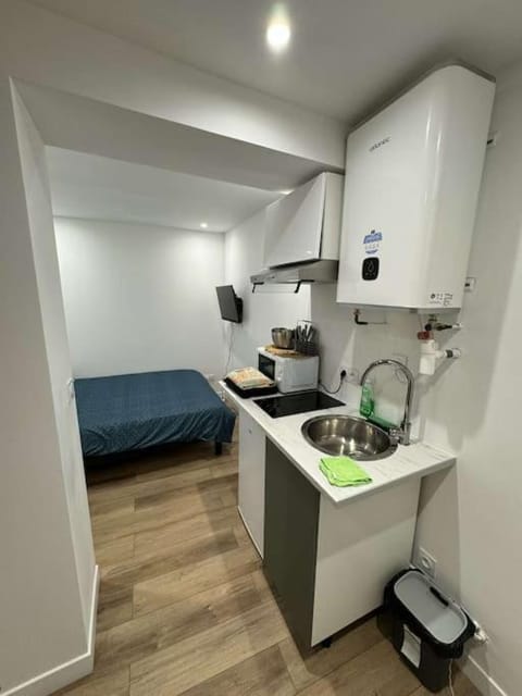 Studio Hypercentre rénové Design Apartment in Orléans