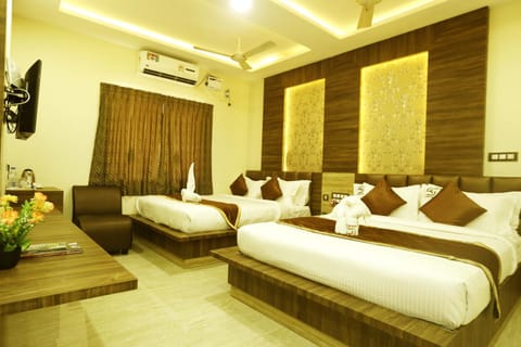 Living room, Photo of the whole room, Seating area, Bedroom, air conditioner