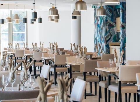 Restaurant/places to eat, Meals, Breakfast