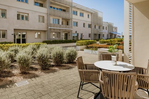 Patio, Garden, Garden, View (from property/room), Balcony/Terrace, Seating area, Garden view