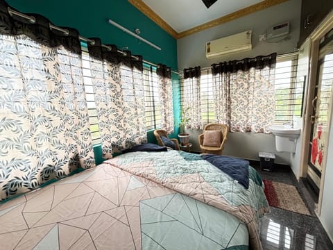 Bedroom, air conditioner