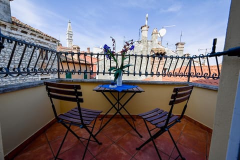 Balcony/Terrace, Dining area