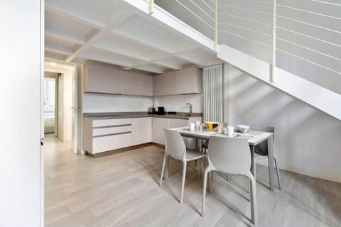 Kitchen or kitchenette, Living room, Seating area, Dining area, stove