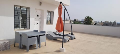 BBQ facilities, Balcony/Terrace, Dining area, sunbed