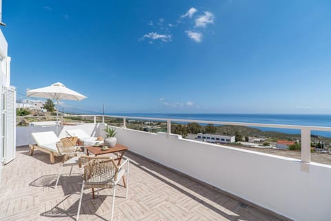Day, Natural landscape, View (from property/room), Balcony/Terrace, Balcony/Terrace, Dining area, Sea view, sunbed