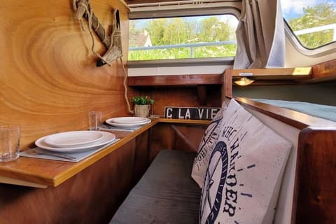 C'la Vie - Proche Fontainebleau - Bateau Docked boat in Île-de-France