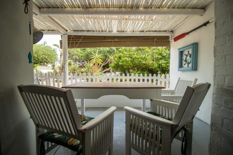 Patio, Day, Garden, Balcony/Terrace, Seating area, Garden view