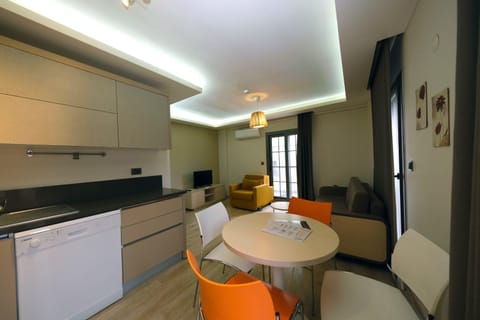 Kitchen or kitchenette, Living room