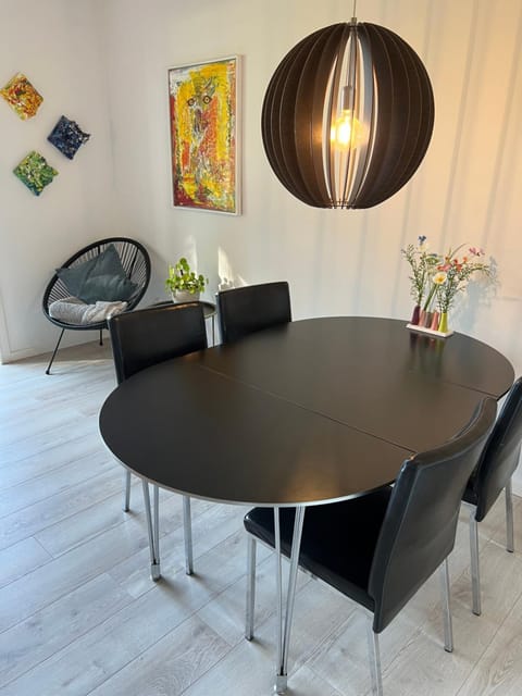 Nyrenoveret lejlighed med balkon og parkering Apartment in Region of Southern Denmark