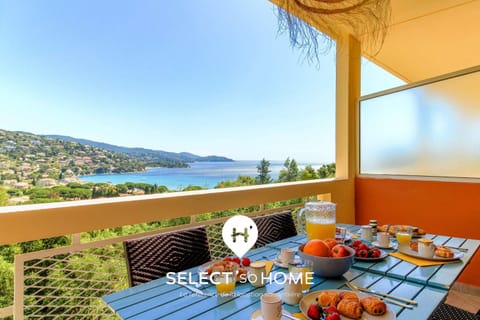 Property building, Day, Natural landscape, View (from property/room), Balcony/Terrace, Dining area, Mountain view, Sea view