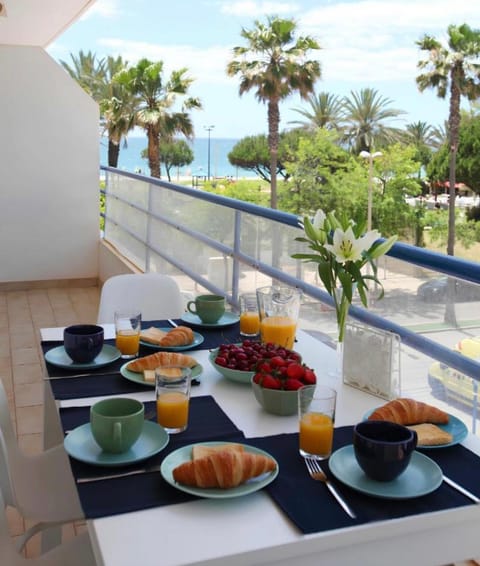 Balcony/Terrace, Food and drinks, Breakfast