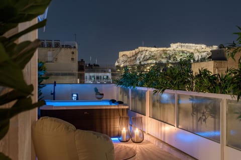Patio, Night, Natural landscape, Hot Tub, View (from property/room), Balcony/Terrace, Pool view, Swimming pool