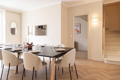 Chic apartment - 5BR-10P - Grenelle-Eiffel Tower Apartment in Paris