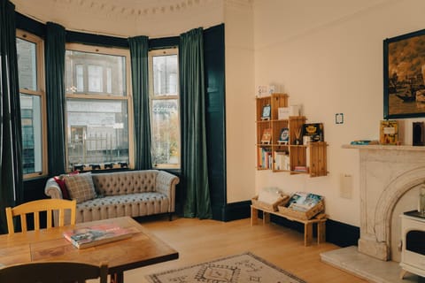 Kitchen or kitchenette, Living room, Lobby or reception, Seating area, Dining area, Internal: Not applicable to any particular room