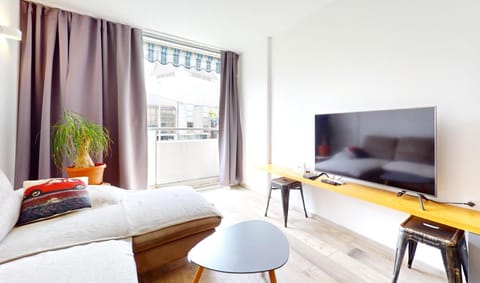Communal lounge/ TV room, Living room
